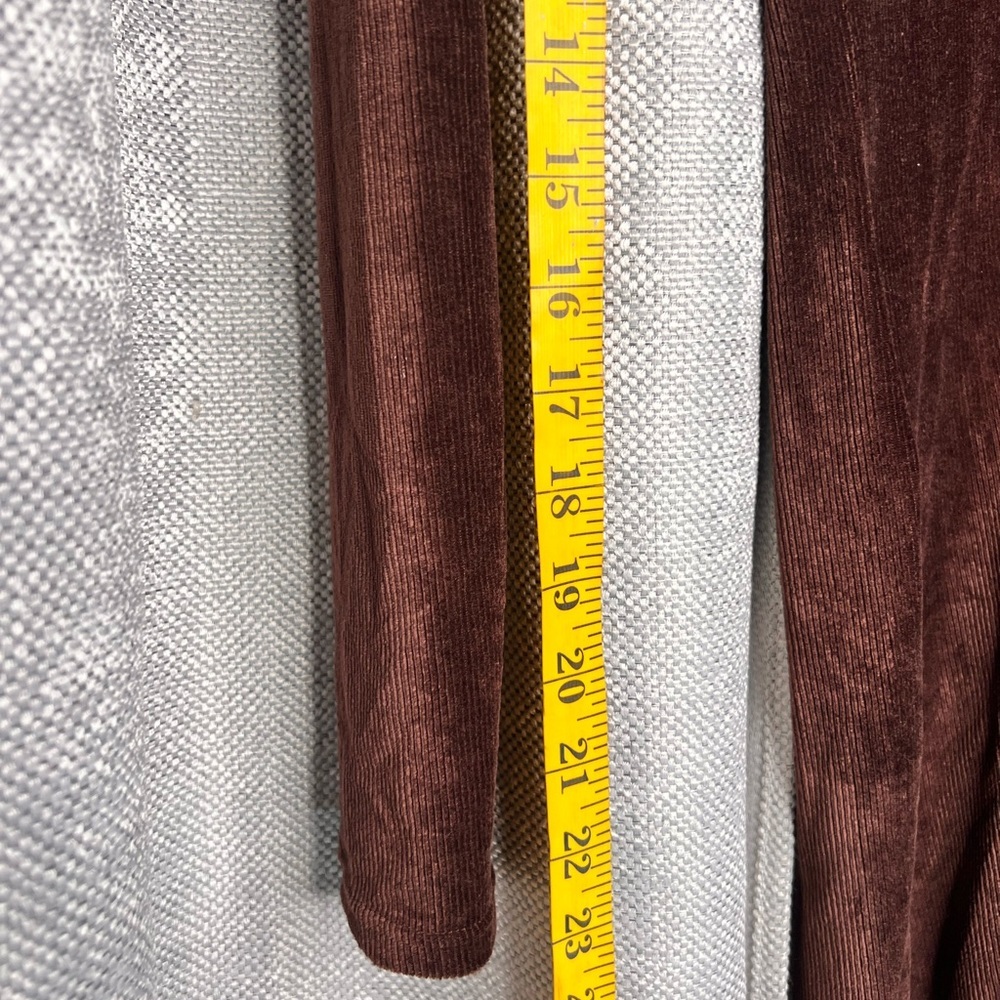 Elegant Long Sleeve Brown Velvet Dress - Picture 5 of 6